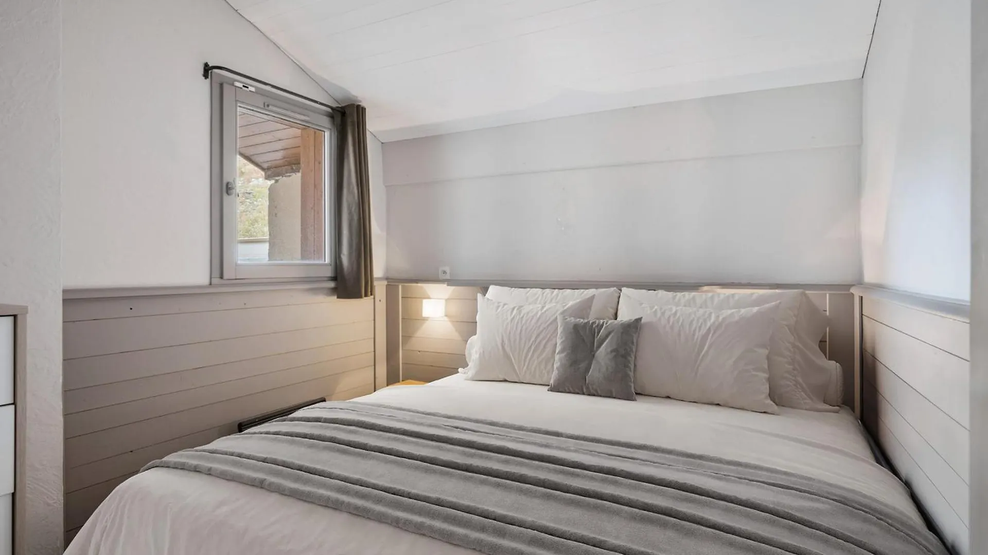 Spacieux Appartement 3 Chambres Avec Piscine Et Sauna, Proche Pistes A Val Thorens - Fr-1-640-75 0*,  France