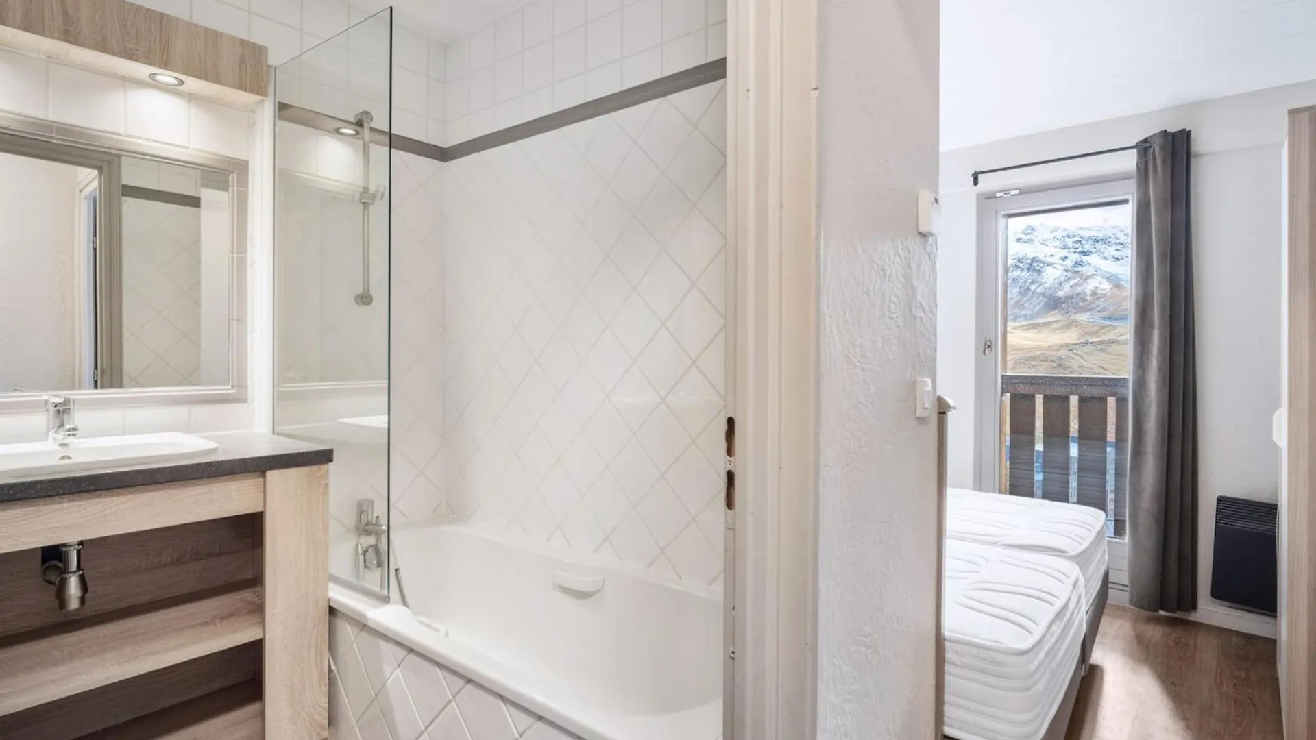 Spacieux Appartement 3 Chambres Avec Piscine Et Sauna, Proche Pistes A Val Thorens - Fr-1-640-75 Apartment