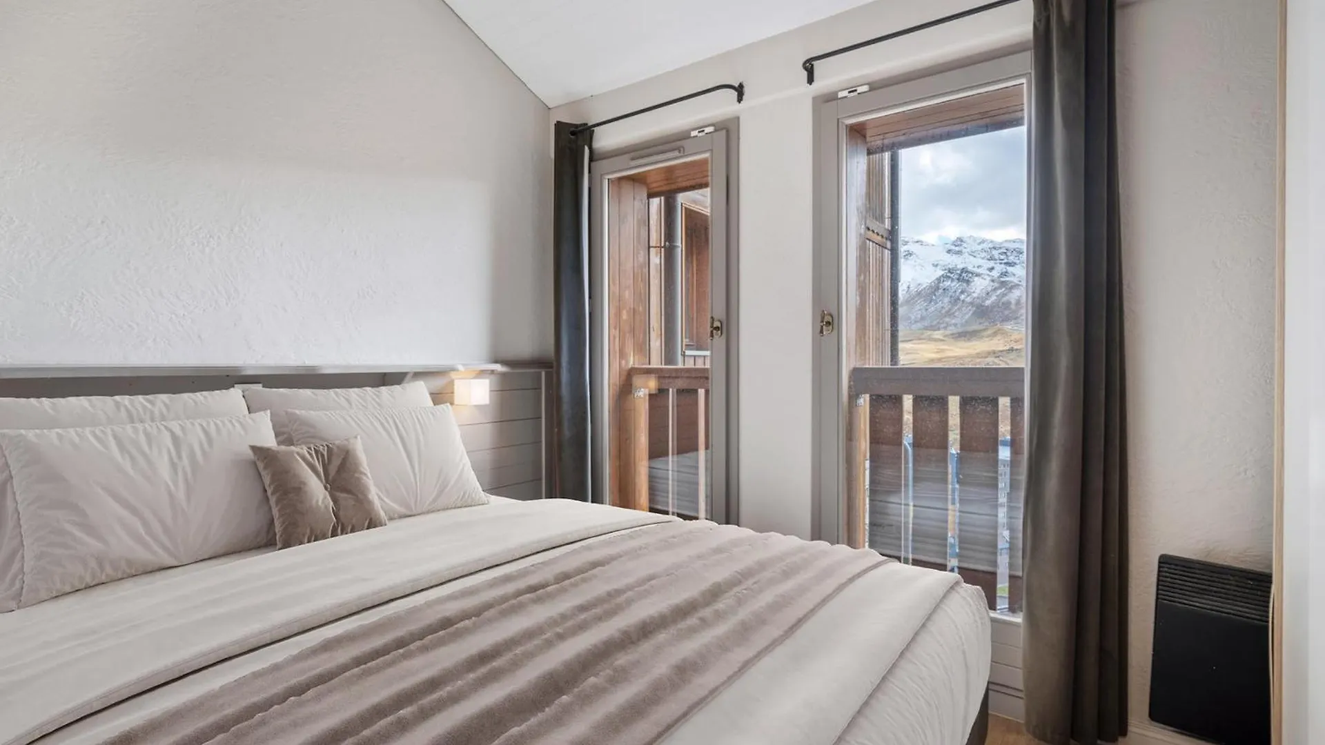 Apartment Spacieux Appartement 3 Chambres Avec Piscine Et Sauna, Proche Pistes A Val Thorens - Fr-1-640-75